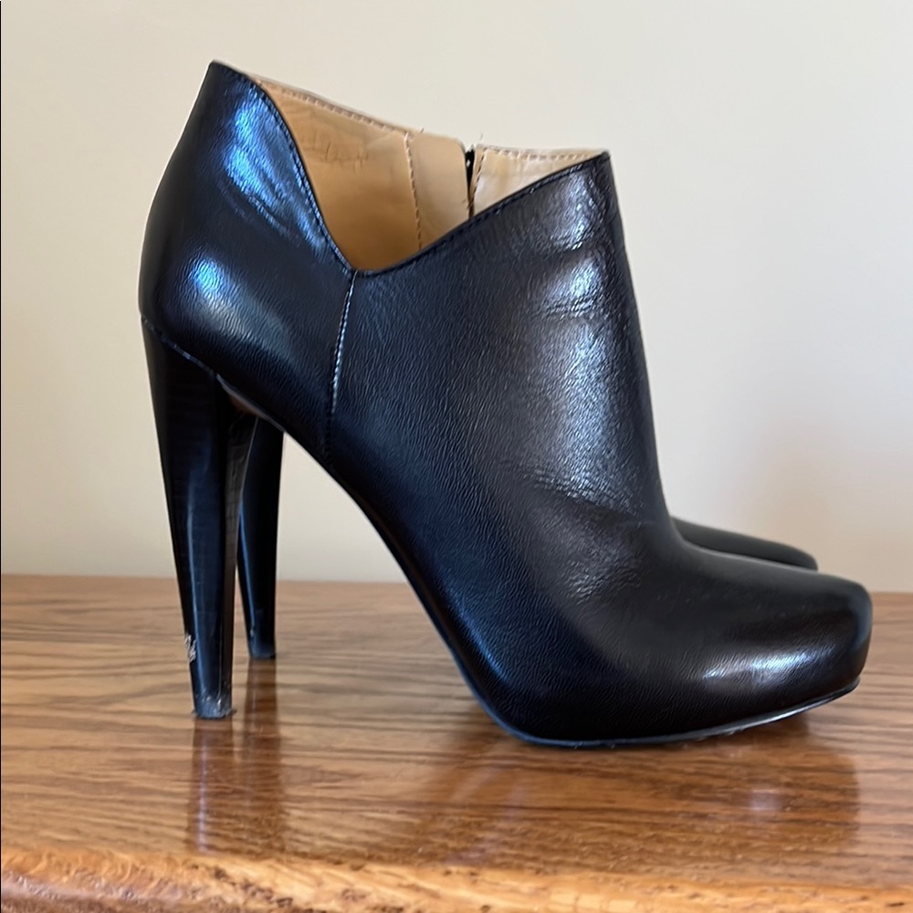 Nine West Black Heeled Boots with Asymmetrical Design